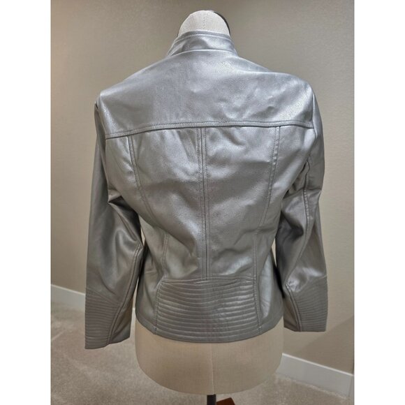 Silver Faux Leather Womens Moto Jacket Size 0 By Torrid With Zip Front & Quilted - Picture 4 of 7